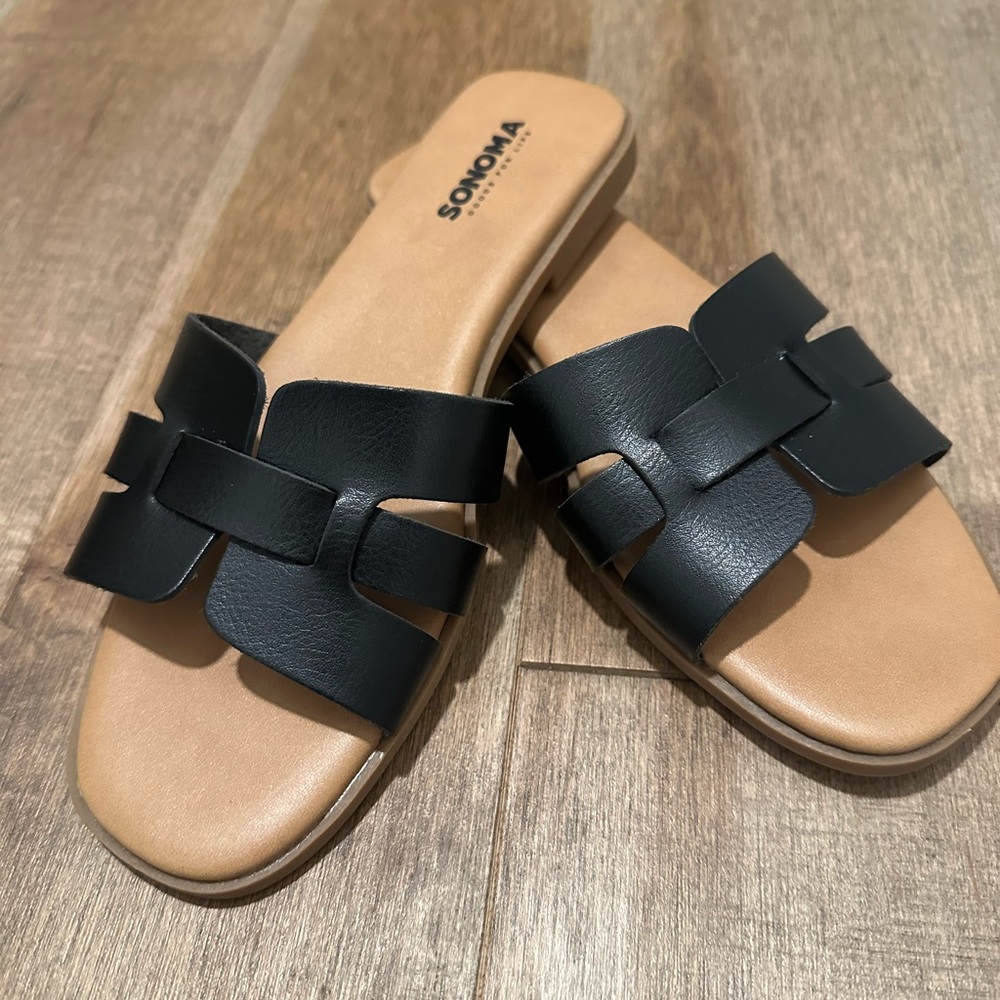 NWOT Sonoma Goods For Life® Rivka women's sandals. Black, Size 7.